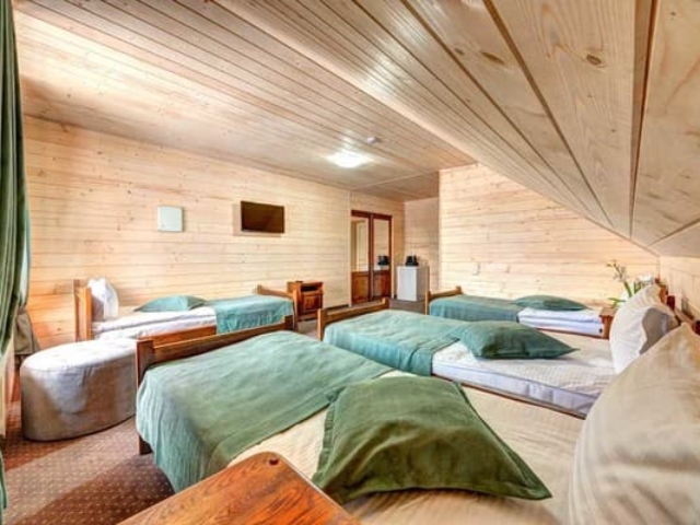 Gostinica-Pidgir-39ya-nomer-Polulyuks-4-mestniy-s-otdelnimi-krovatyami-korpus-B-foto-1504539z600