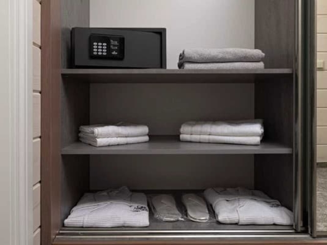 Otel-Pidgir-39ya-nomer-Delyuks-dvuhmestniy-Korpus-A-snjat-1504500z600