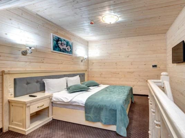 Otel-Pidgir-39ya-nomer-Dyupleks-trehmestniy-Korpus-B-snjat-1504532z600