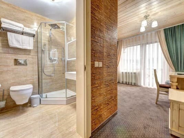 Otel-Pidgir-39ya-nomer-Dyupleks-trehmestniy-Korpus-B-snjat-1504537z600