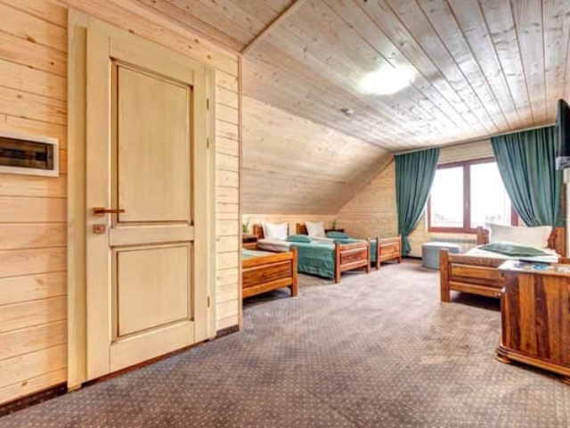 Otel-Pidgir-39ya-nomer-Polulyuks-4-mestniy-s-otdelnimi-krovatyami-korpus-B-1504543z600