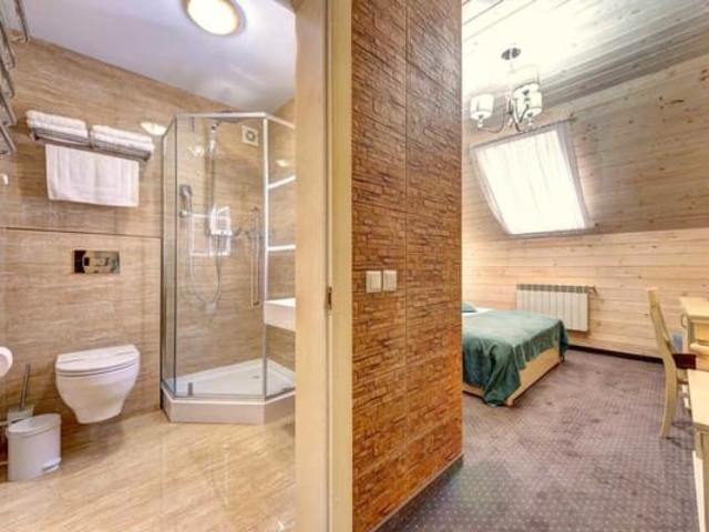 Otel-Pidgir-39ya-nomer-Standart-dvuhmestniy-s-dvuspalnoy-krovatyu-korpus-B-zabronirovat-1504520z600