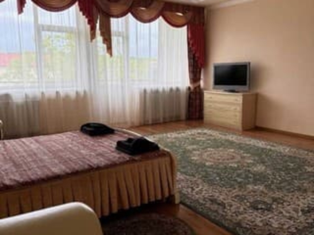 Otel-Morshinskiy-nomer-Uluchshenniy-dvuhmestniy-Dvuhkomnatniy-snjat-1466361z600